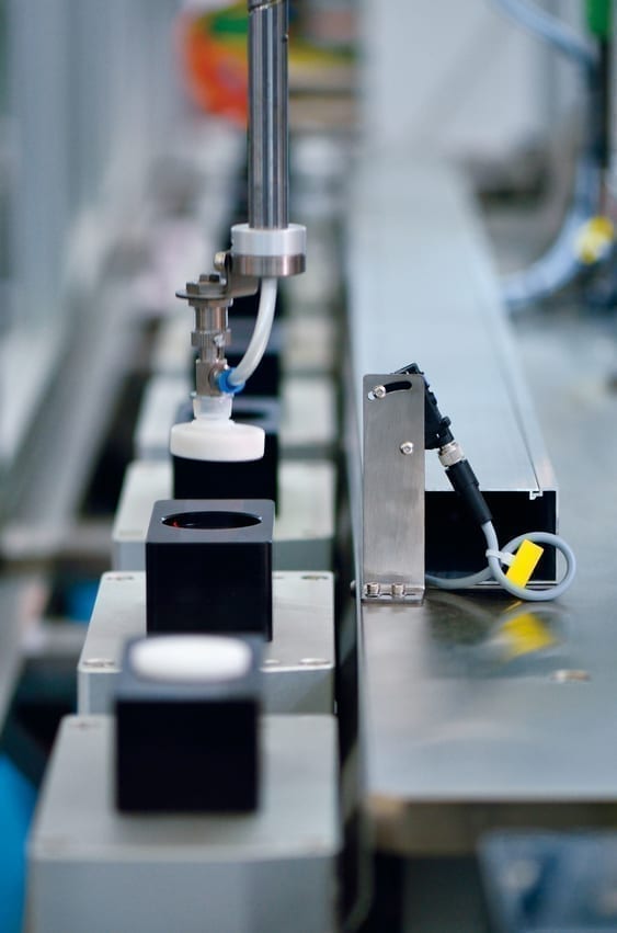 iStock 46512502 SMALL LMI Technologies 100 Inline Inspection