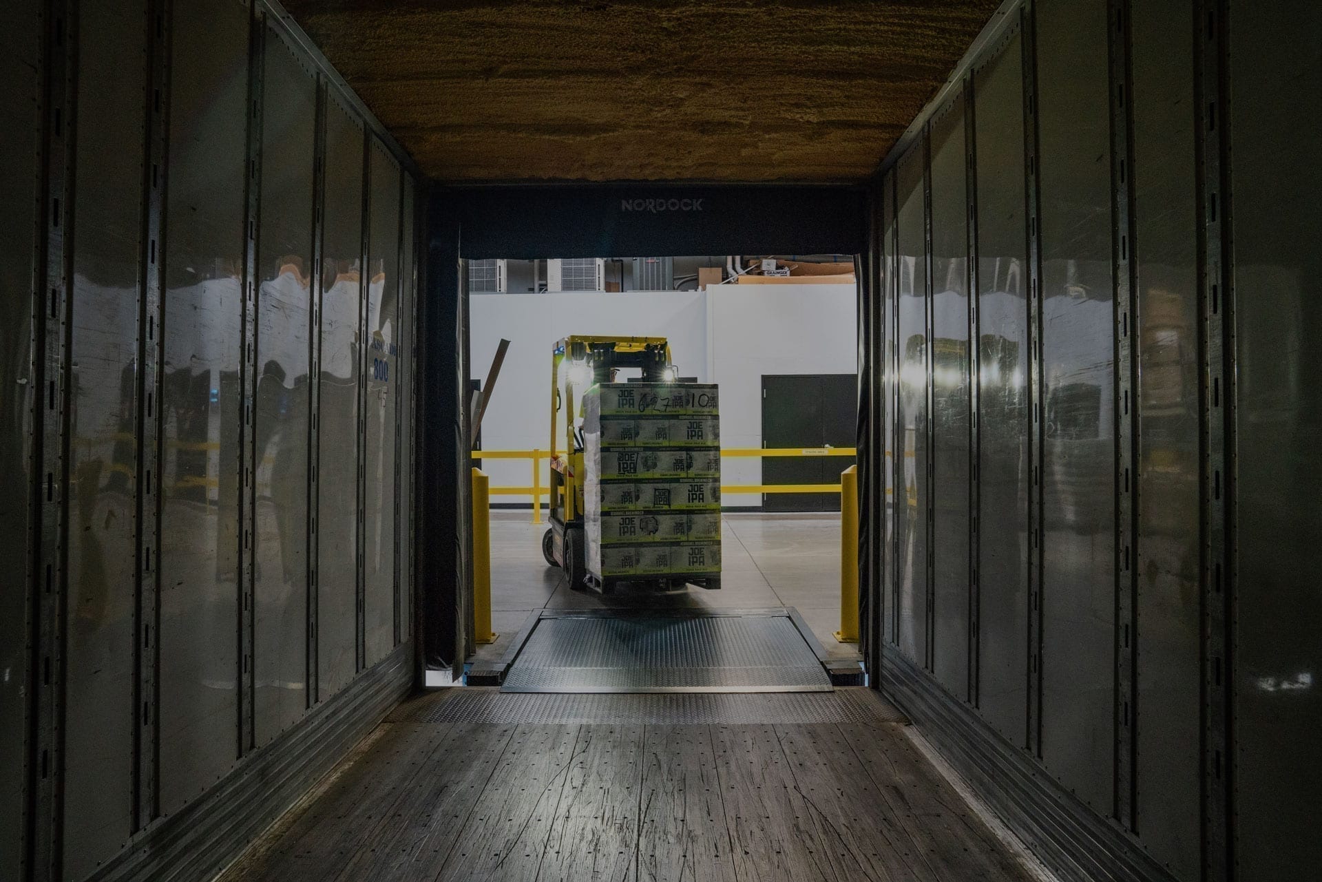 forklift packaging bg